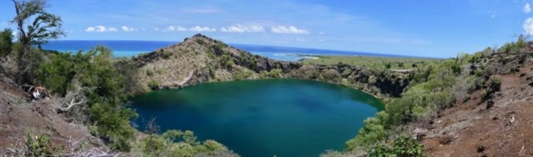 blindete's tweet photo. COMOROS - AFRICA
The most breathtaking relief features in the Comoros are the Mount Karthala Caldera and the Lac Salé crater. These formations showcase spectacular natural architecture forged by the archipelago's intense volcanic history. https://t.co/QxsuBod2wy