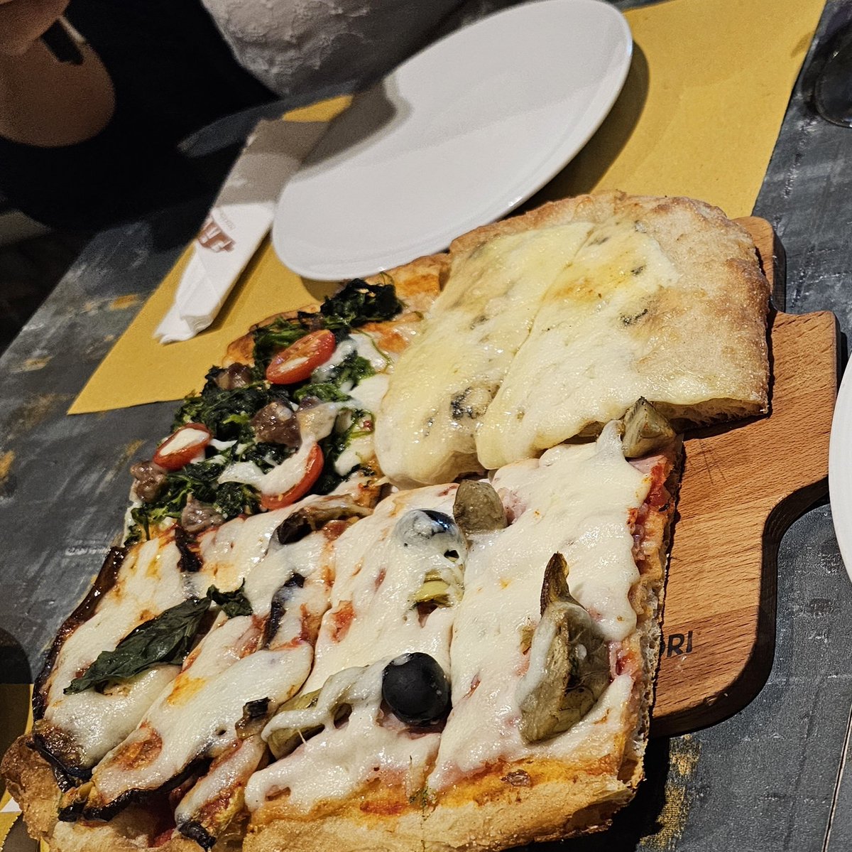 saoshi_p's tweet photo. イタリアン久しぶり😋
🍺が美味しいけどちょっと高いかな
たまには贅沢しないとね https://t.co/cBAB2nlcyy