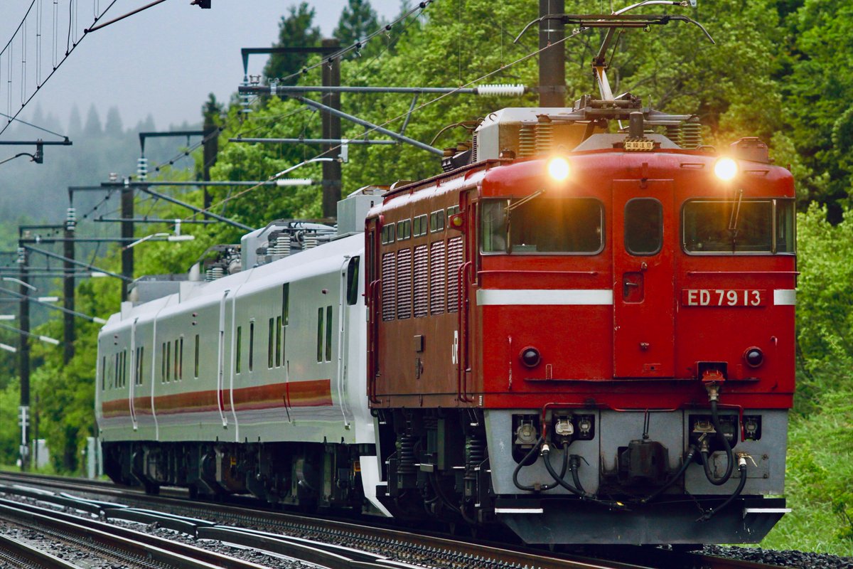 sukimagroup6477's tweet photo. 本日はキヤE193系が青函トンネル越えて北海道へ
���去の釜牽引を。
懐かしい海峡線ED79も。
#キヤE193系
#EF8181
#EF8195
#EF651115
#ED7913 https://t.co/Gepsc5jm85
