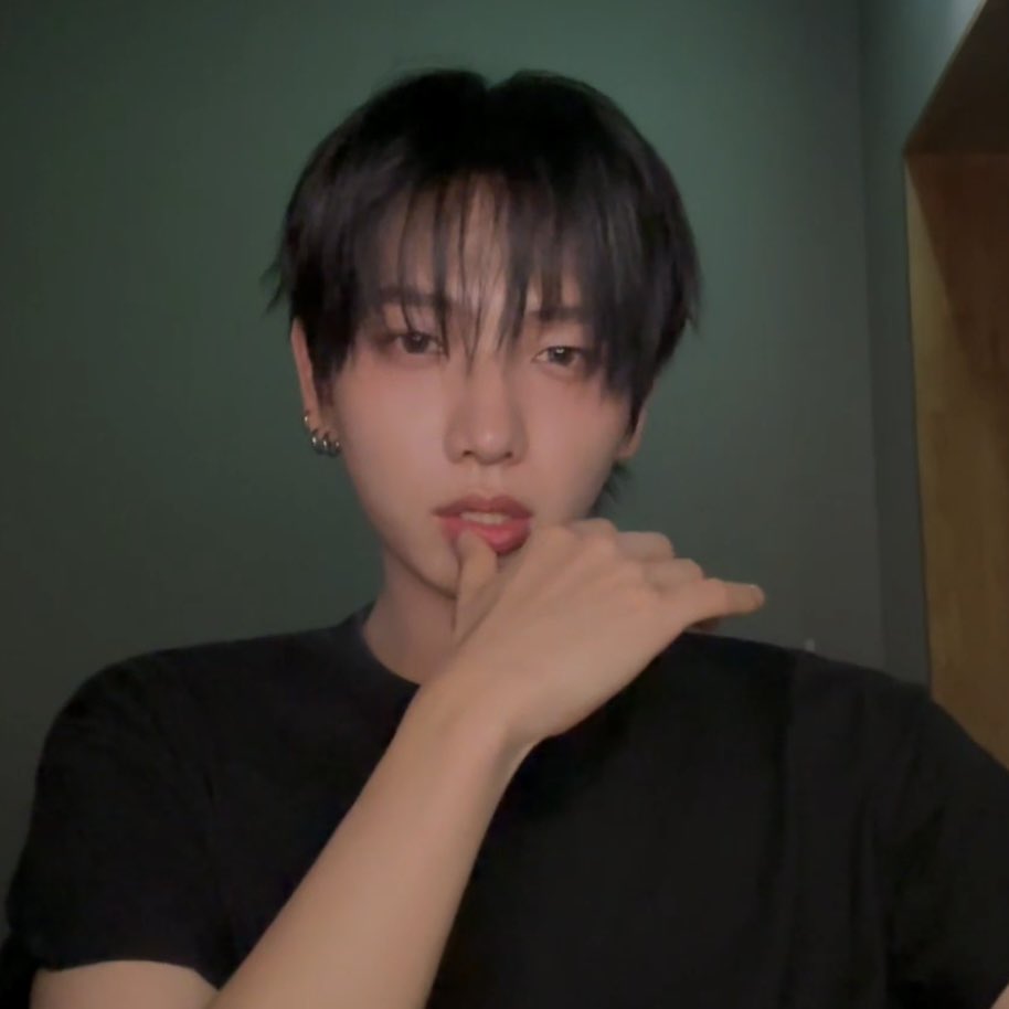abndloveeee's tweet photo. 성호 따라 잡기 https://t.co/XN6da1gnzD