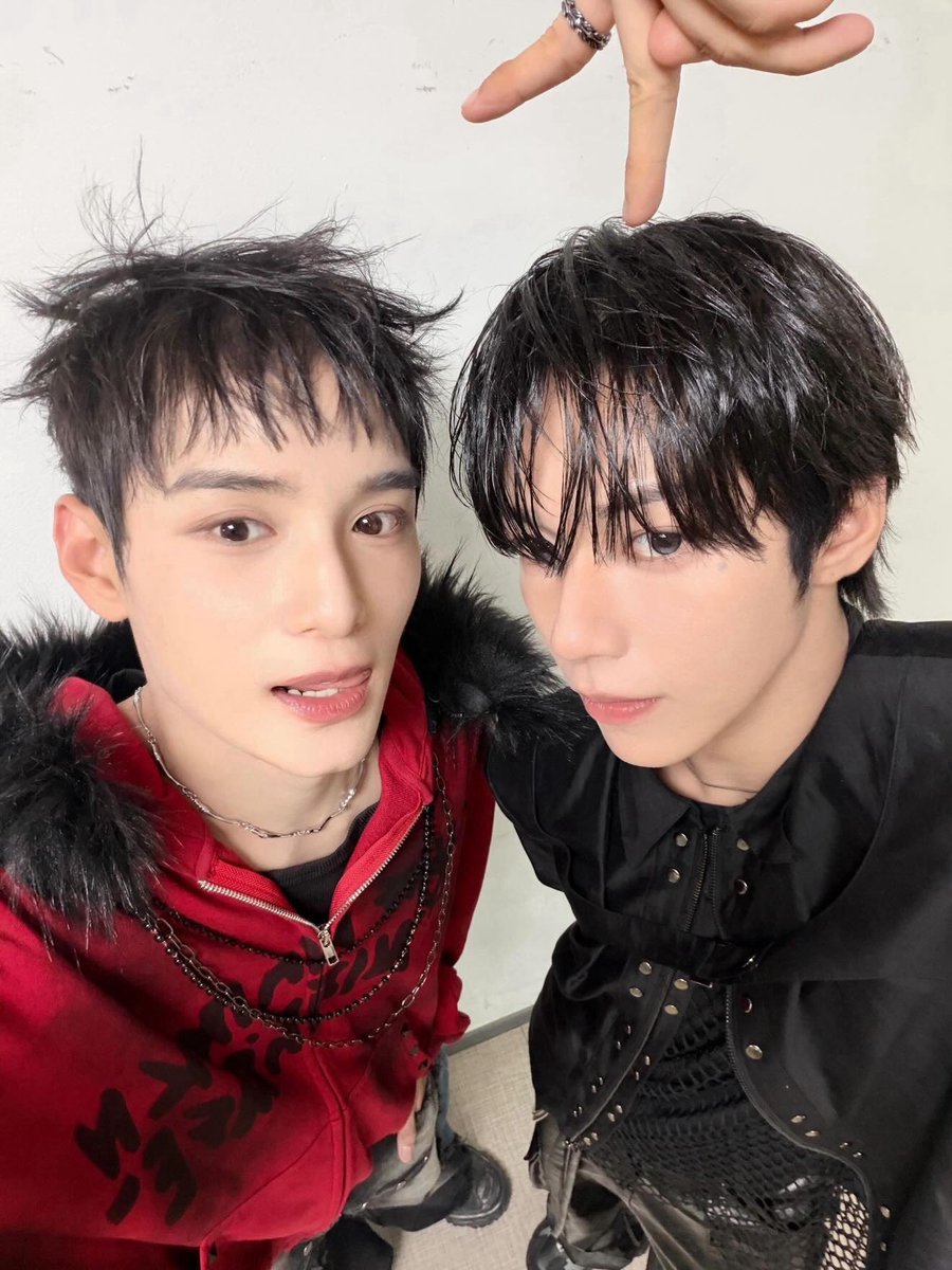 aroemy12's tweet photo. Yeay akhirnya ketemuan lagj,bikin DC bareng yaa 🥰💛🌟 #ZAYYAN #JL #XODIAC #AHOF https://t.co/GwVsBb7Pyh