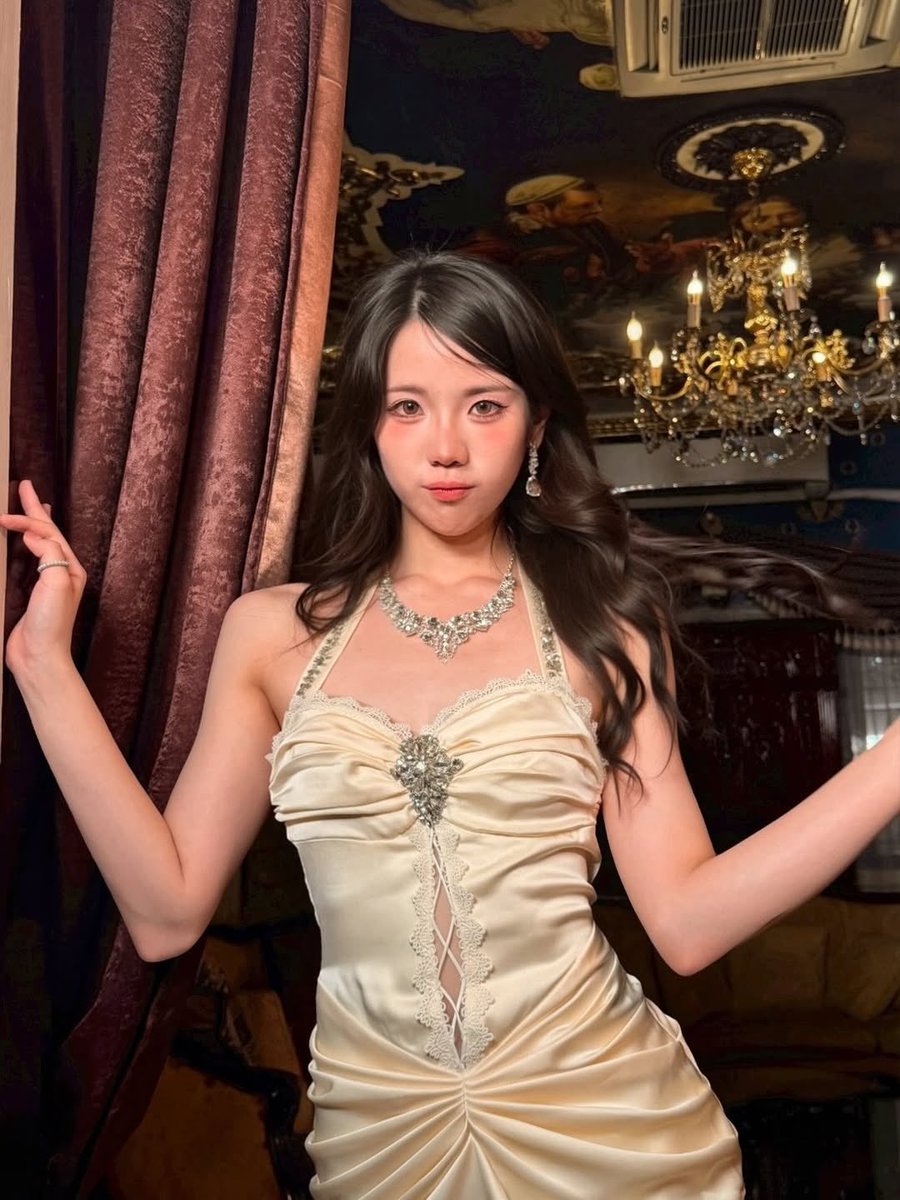 HallOfFameFB's tweet photo. ( 📸🐶 — ig update )

vvs is on me

#FameBNK48 #BNK48
#FameQUADLIPS #QUADLIPS (1/3) https://t.co/cQfQgVixEE