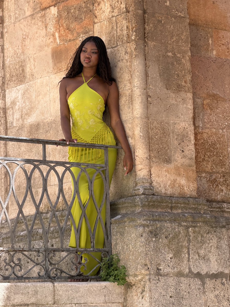 HouseOfCB tweet picture
