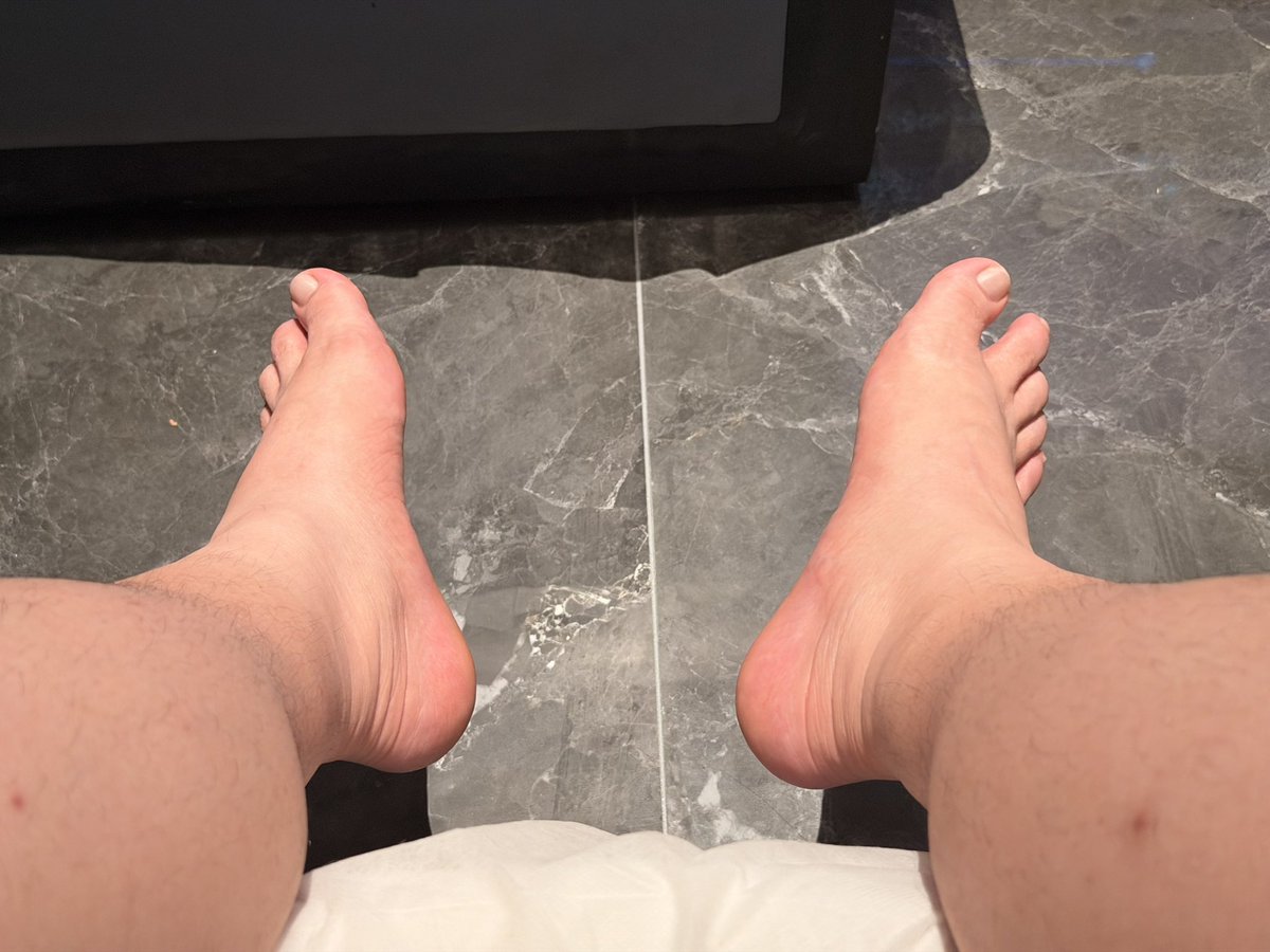 Ruuuuuuuudy's tweet photo. 🦶🏻 https://t.co/XSPVcCnRpA