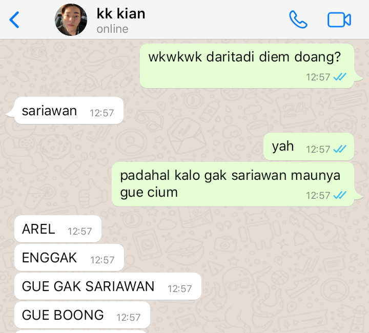 pearlogis's tweet photo. mantan masa gitu?

arel hit tweet, kian panik

 a #keonhyeon few tweets au https://t.co/00FGw840g6