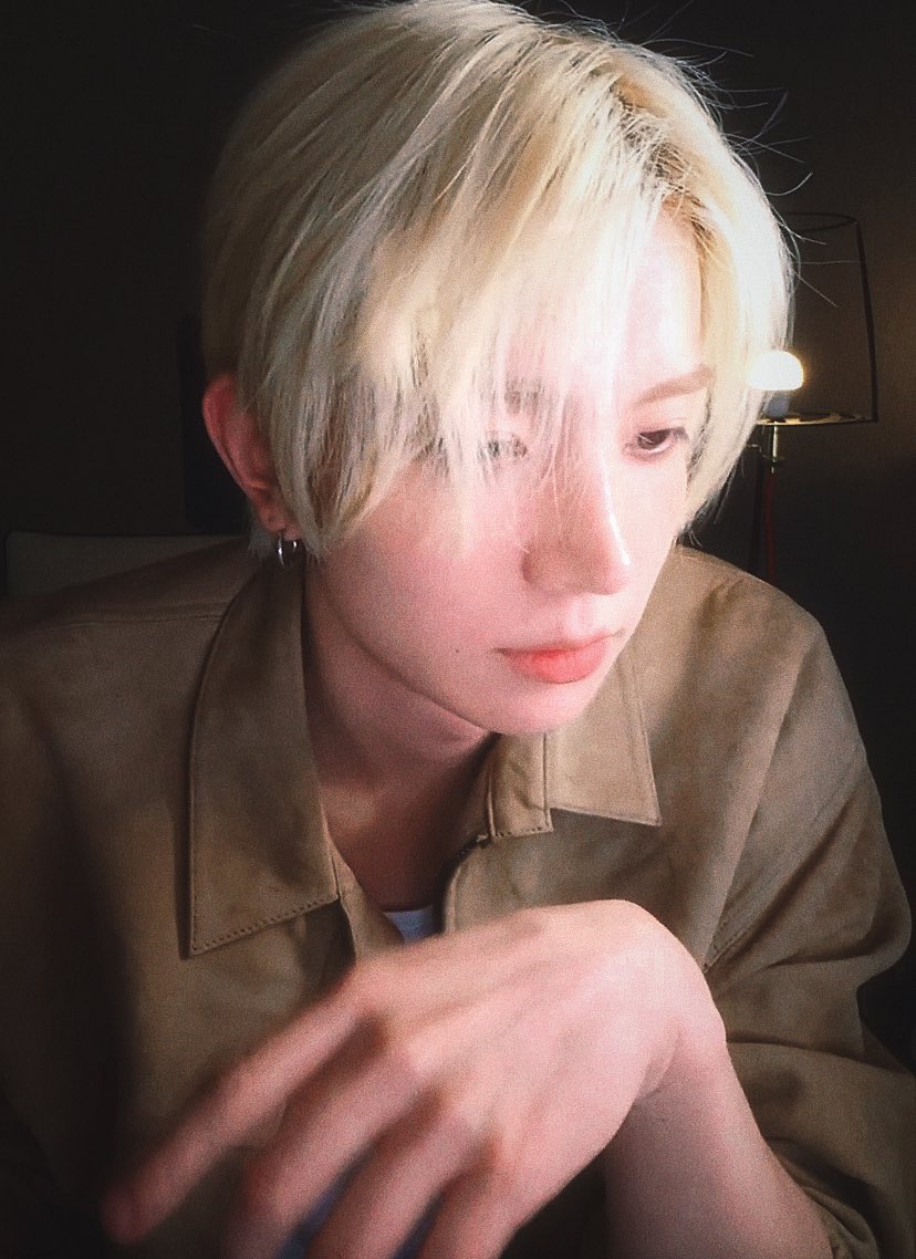 iheeyoui's tweet photo. EVAN https://t.co/kFACOvVrpj