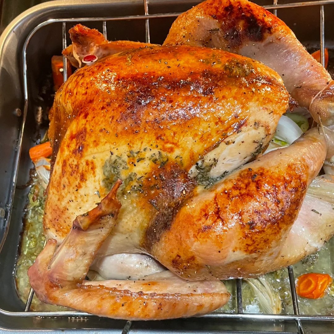 Amitai_17's tweet photo. Festive Thanksgiving Special! Roast turkey, cranberry sauce u0026 pumpkin pie – only at our bistro this week! Reserve your spot now https://t.co/UAyccsqmpW
