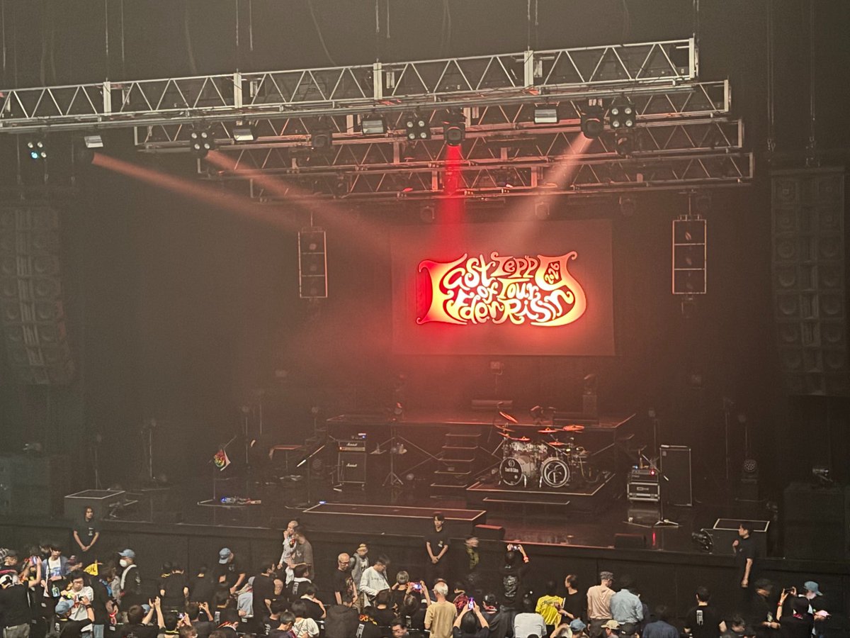 yasulive's tweet photo. East Of EdenのLive初参戦したけど、誇張抜きで今まで見たLiveで一番良かった。
演奏、パフォーマンス、演出、全部カッコよかった、、、これは次も行きますわ、まじで最高やった。 https://t.co/8LzKL8072D