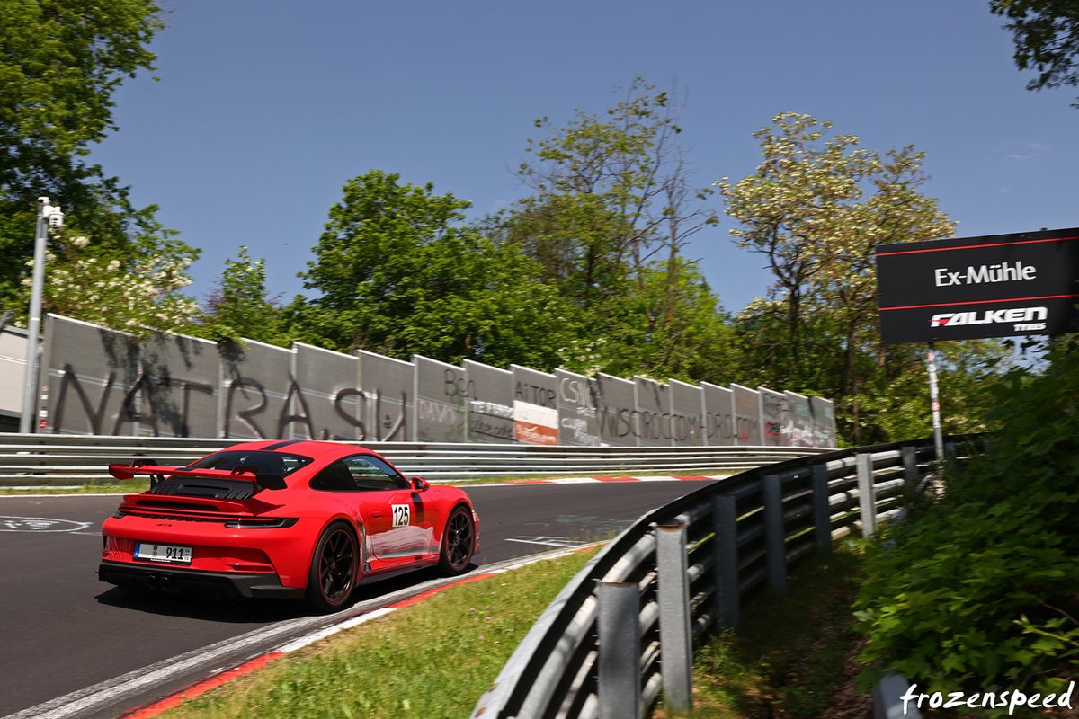 Frozenspeed's tweet photo. Timeless driving pleasure. https://t.co/UrmBjCFj0h
