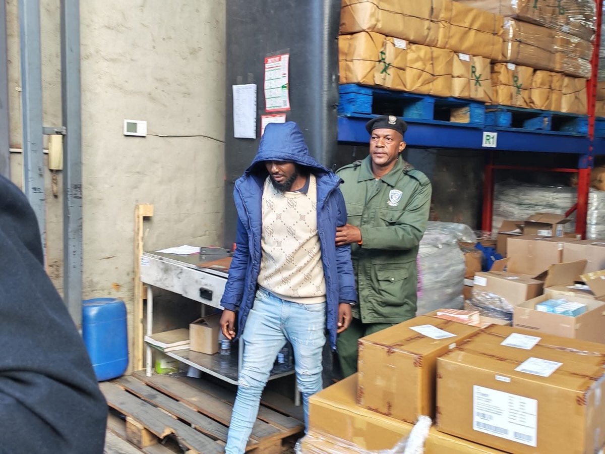Miz_Ruraltarain's tweet photo. 🚨 PRETORIA WEST COMPANY BUSTED! 🚨

A high-stakes joint raid just smashed through the doors of City Medical in Pretoria West, and the fallout is massive.

Acting on explosive whistleblower tips, the Department of Employment and Labour spearheaded by Deputy Minister Jomo Sibiya, teamed up with SAPS, @ForcesPFSA and Immigration to lock down the premises.

The result? Seven arrests. But here is the real kicker: this isn't just about undocumented workers. It is about rogue bosses getting caught red-handed.

Let’s be real for a second:
👉 Desperate people look for work to survive.
👉 Greedy corporations exploit that desperation to bypass minimum wage and safety laws.
👉 The company wins, local workers lose, and human dignity gets tossed out the window.

The Department is sending a scorching-hot warning to corporate South Africa: The days of using cheap, undocumented labor as a business model are officially over. Among those cuffed were company managers, and authorities are now auditing the business for every violation in the book.

If you abuse the system, prepare to pay the price. ⚖️🔥