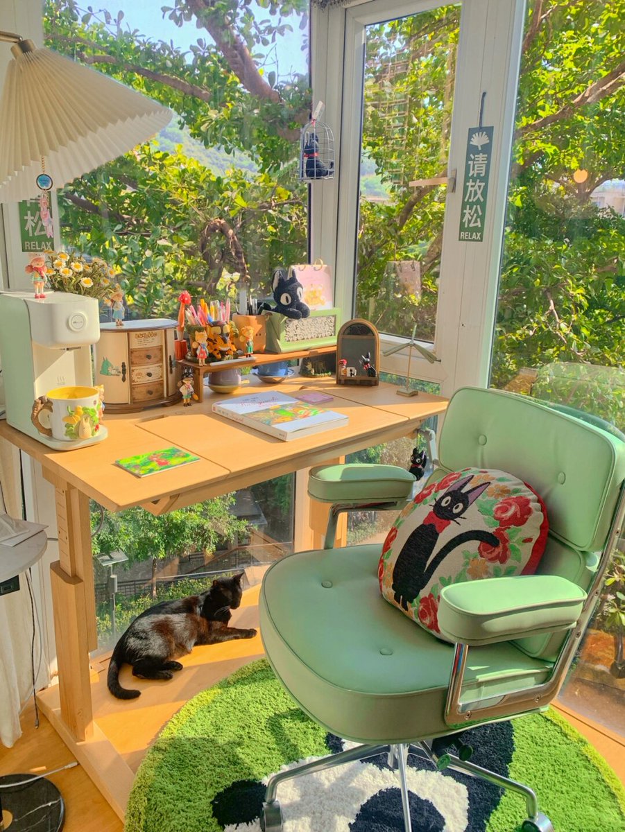 Jobobberino's tweet photo. Tired of clutter Spend 20 mins sorting old stuff, keep what you love, donate the rest, make space for new memories! https://t.co/GXf5vsNZgv
