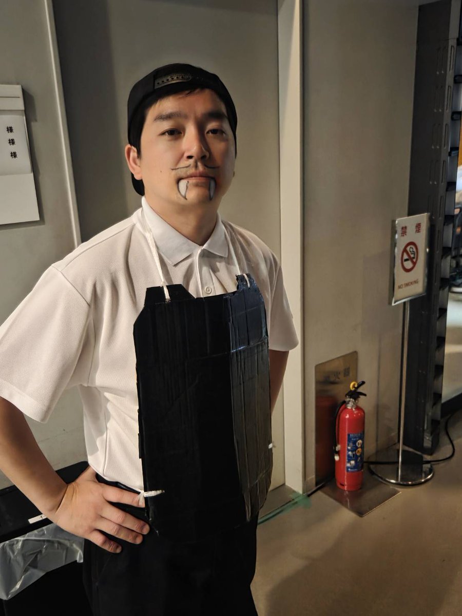 titanhappy's tweet photo. 本日は『タイタンライブ（第183回）』『爆笑問題 with  タイタンシネマライブ（第102回）』にご来場いただき誠にありがとうございました‼️
次回は、8月28日(金) 開催予定です。

梅雨の時期となりましたが、どうぞお元気でお過ごしください。みなさまのまたのお越しを、心よりお待ちしております！

写真は、タイタンライブにて初のピンネタ披露で緊張のウエストランド・河本太と見守る(?)ネコニスズ・ヤマゲン[続く]