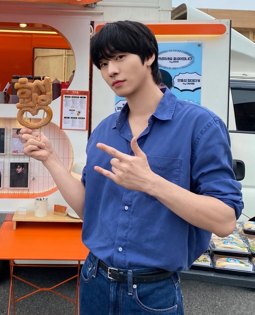 fmslsk0's tweet photo. 미모 무슨일이냐구
이 비주얼로 다음 드라마가 오고있다는 거
강한 어서와 🤍 https://t.co/0OKWpmCkAS