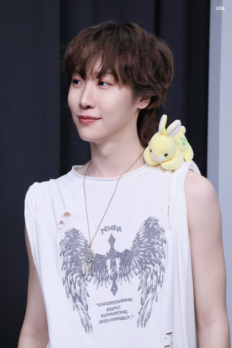 Luciaaaa111's tweet photo. 260612💛

  〜⊹♡ ᕬᕬ　

 #원위 #동명 #dongmyeong #ONEWE https://t.co/f9gete9gYF