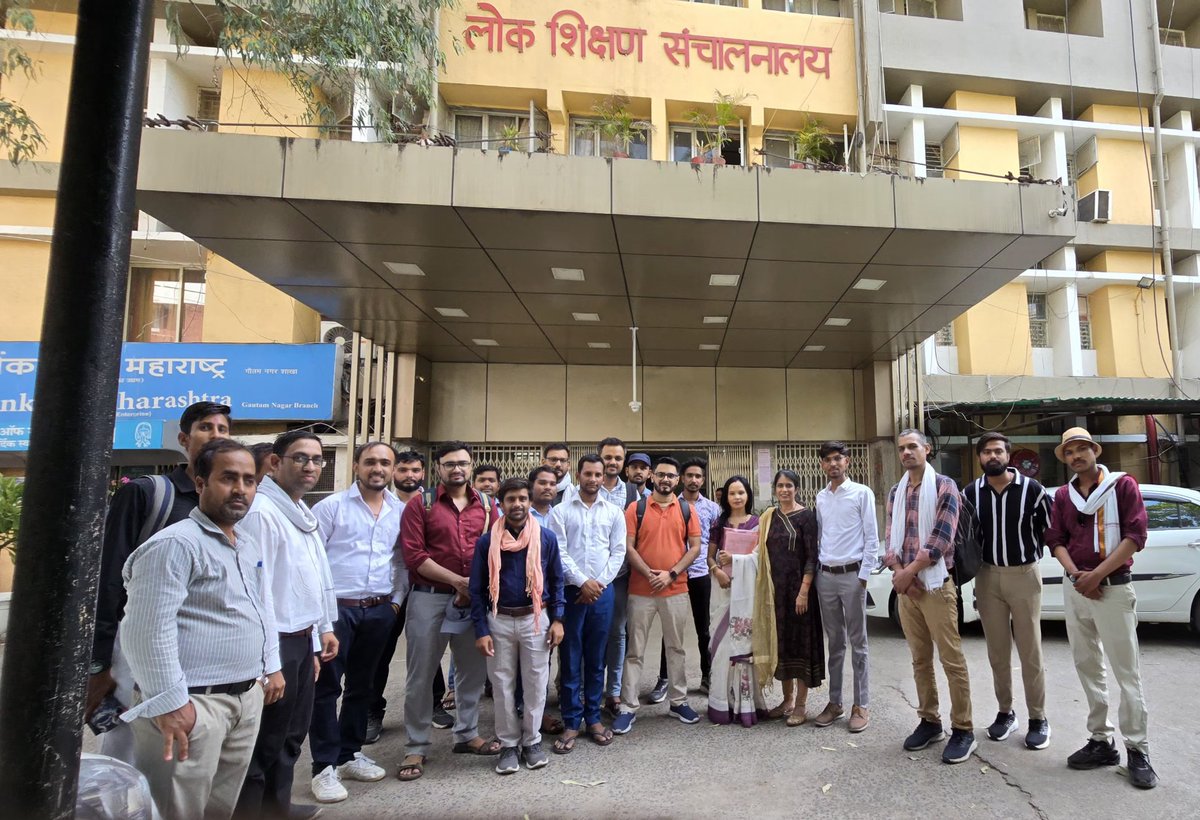 MPRCIS2023's tweet photo. दिनांक 11-06-26 को मध्यप्रदेश के अलग-अलग जिलों से आए कंप्यूटर इंस्ट्रक्टर साथियों द्वारा DPI एवं स्कूल शिक्षा मंत्री श्री राव उदय प्रताप सिंह जी के आवासीय पता B-28, 74 Bungalows में कंप्यूटर इंस्ट्रक्टर के महत्वपूर्ण विषयों पर वरिष्ठ अधिकारियों से चर्चा की l
#computerinstructor https://t.co/0lbpz9pKSV
