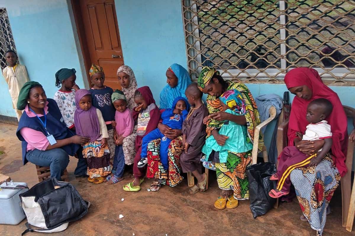 gavi_fr's tweet photo. Au Cameroun et au Soudan du Sud, intégrer la vaccination à d’autres services essentiels — nutrition, soins primaires, santé reproductive — permet de rapprocher les soins des familles et de renforcer la confiance.

https://t.co/owJK7err7O https://t.co/ExSDWTyo5w