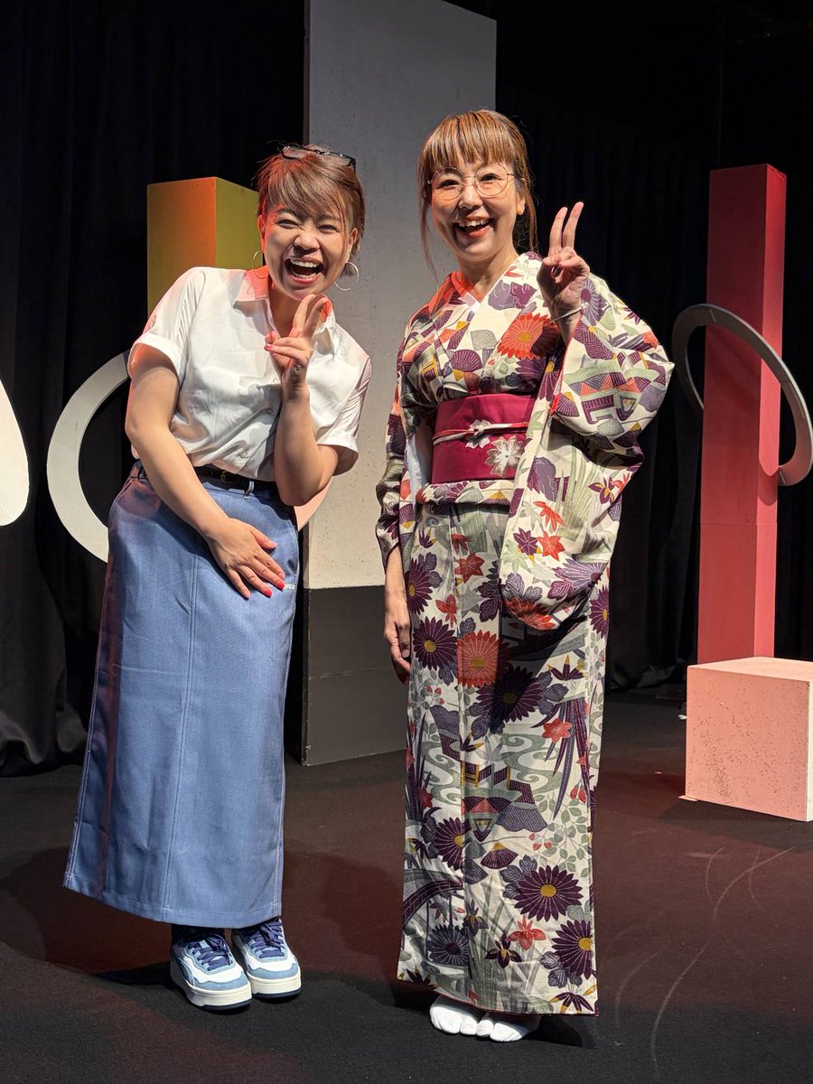0519kei1's tweet photo. 本日、ケイちゃんは四姉妹のメガネの舞台初日で気分良く沢山のお客様の前で役を演じる事が出来ました🎊
本当にありがとう御座いました🙇
演者さん、スタッフさん今日１日お疲れ様でした明日と明後日お世話になります🙏
皆さん、お疲れ様で御座いました🙇 https://t.co/dTI8UHZegC