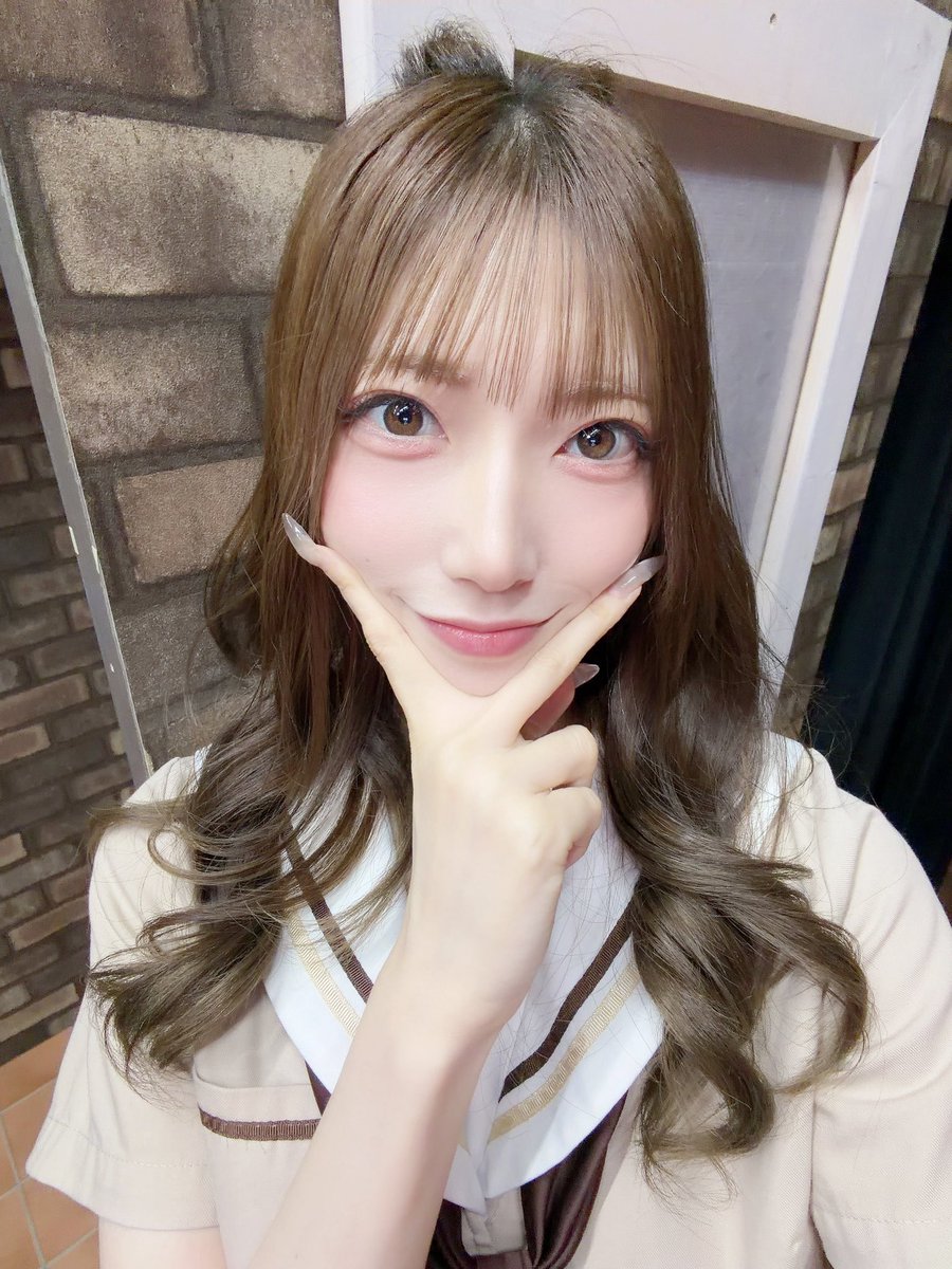 akihofficial's tweet photo. #蝶タム 2日目ありがとうございました🦋
早くも明日で折り返し、
千秋楽まで頑張ります🔥💪
特典会来てくださった皆様ありがとう♡
明日は12:30公演💕
是非お待ちしております!! https://t.co/p1rKEA6IBZ