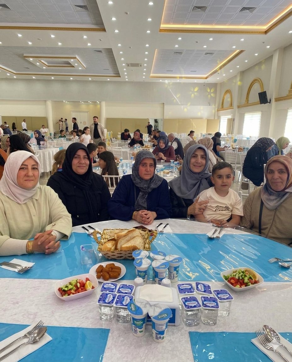 AkKelkit29's tweet photo. Bir çocuğun gülüşü, dünyayı güzelleştirir." 🌸

​Kelkit Kadın Kolları olarak, DMD kas hastası canımız Eymen’imizin tedavi kampanyasının başarıyla tamamlanmasını düzenlediğimiz kutlama yemeği ile taçlandırdık.

​#BirlikteÇokGüçlüyüz https://t.co/ZZvjgQny6S
