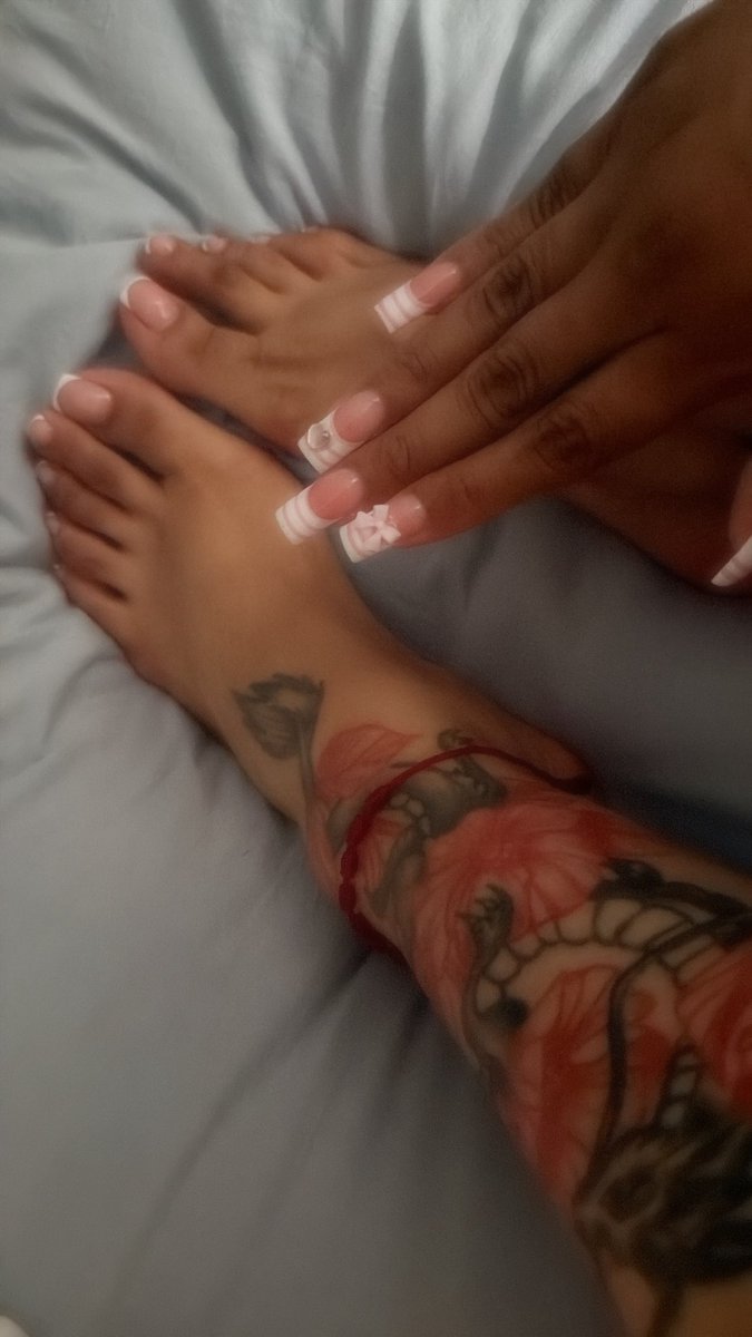 PParadise27's tweet photo. need pedi 💕 #feetfetısh #feetfetısh pay me ✨ https://t.co/Kwjm90XSvK