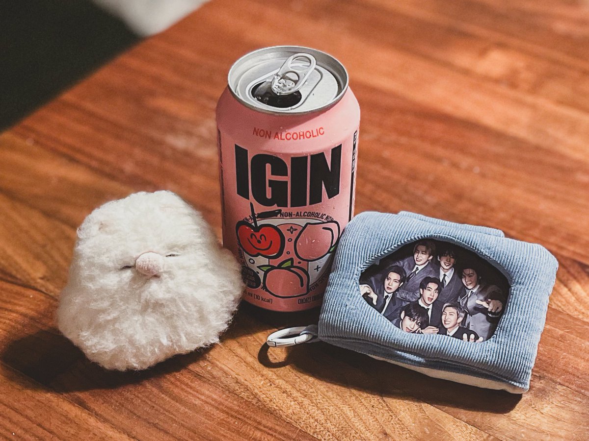 shironeko_susu's tweet photo. おめでとうBTS.ᐟ.ᐟ 🥂ˊ˗
これからも一緒に泳いでいくよ≈🏊‍♂️
#2026BTSFESTA
#BTS #방탄소년단
#BTS13thAnniversary
#IGIN https://t.co/Ku2t4YXUXg