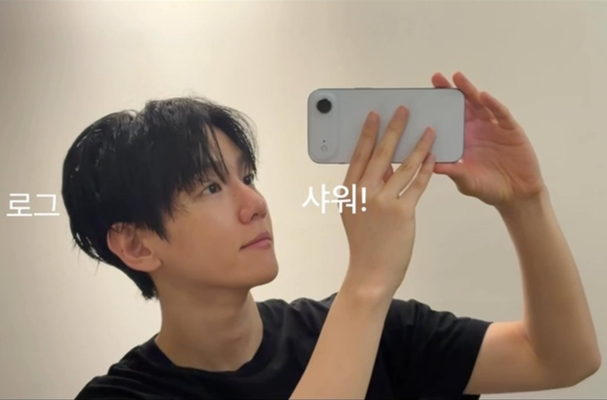 candybaek506's tweet photo. 260612 셋로그 백현이🤍✨ https://t.co/KEsDt0uSWW