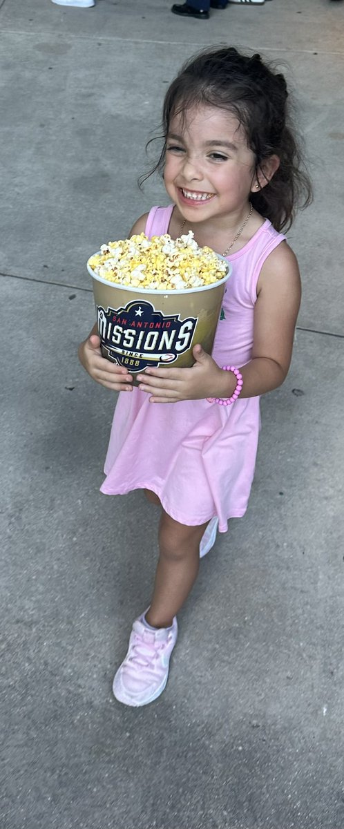 CoronadoTroy's tweet photo. ⚾️ +  🍿 = 😊 @missionsmilb https://t.co/dmR4sqdeVZ