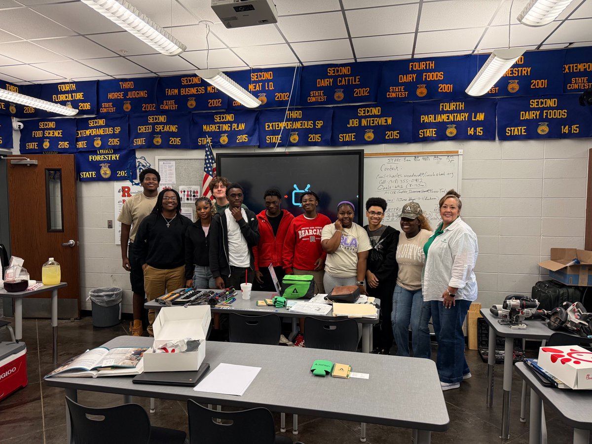 theNLEP's tweet photo. A big thank you to Weyerhaeuser's Arcadia OSB Mill for sharing insights, experiences, and career opportunities with our Lincoln Parish EMPWR LA students during yesterday's Lunch &amp; Learn. #WorkforceDevelopment #EMPWRLA https://t.co/juEYWT1QAD