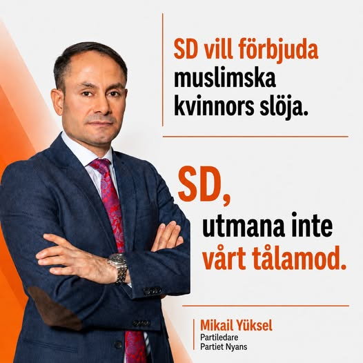 Dempaslotteborn's tweet photo. Mikail Yüksel står alltså och varnar det svenska samhället: "Utmana inte vårt tålamod". Det svenska majoritetssamhället har under decennier visat ett tålamod som gränsar till ren självutplåning, och nu ställer sig en politisk islamist upp och leker kränkt överdomare?

Vad är egentligen nästa steg i Yüksels lilla handlingsplan när detta berömda "tålamod" slutligen brister? Det är omöjligt att tolka hans utspel som något annat än ett klockrent hot. Och med tanke på islamismens globala meritlista när det kommer till att hantera "utmaningar", är det ingen vild gissning att det är våldskapitalet som ligger närmast till hands. Att tolerera den här typen av retorik är att gräva sin egen demokratiska grav.