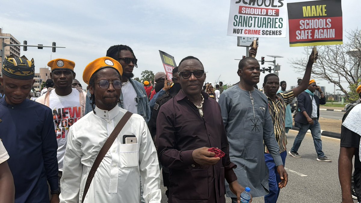 sowore's tweet photo. VIDEO OF UNPROVOKED POLICE ATTACK: REPRESSION HAS NEVER DEFEATED A JUST CAUSE. 

Today, operatives of the Nigeria Police Force deployed a strange gas at the protest ground, at close range which entered my lungs and left me struggling to breathe before I eventually collapsed.

This incident shows the increasingly dangerous tactics being used to suppress dissent and intimidate citizens exercising their constitutional rights. 

The objective of the Asiwaju Bola Ahmed Tinubu regime is to silence, destroy, and crush all opposition through fear and force. We shall never succumb to any of his worn out tactics. We will keep going until we achieve liberation. #RevolutionNOW