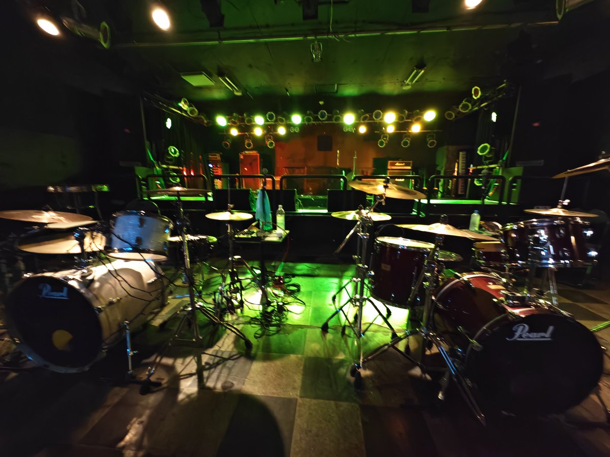 MTNBTD's tweet photo. Chiiko主催DRUM VIEW Vol.10 with 河塚篤史終了！
間近にドラム2台の爆音！プロの音を見せ付けられた 背後からも見せてくれて勉強させてもらった なんと河塚さんから急遽オープン&amp;クローズリムショットを教えてもらうという ありがとうございました！🥁
＃D_Drive_Chiiko ＃河塚篤史 
＃CONCERTOMOON https://t.co/HEcc0VOiky