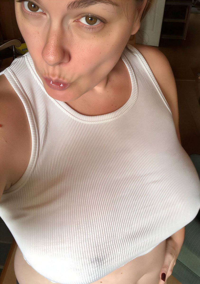 miss_angie43 tweet media