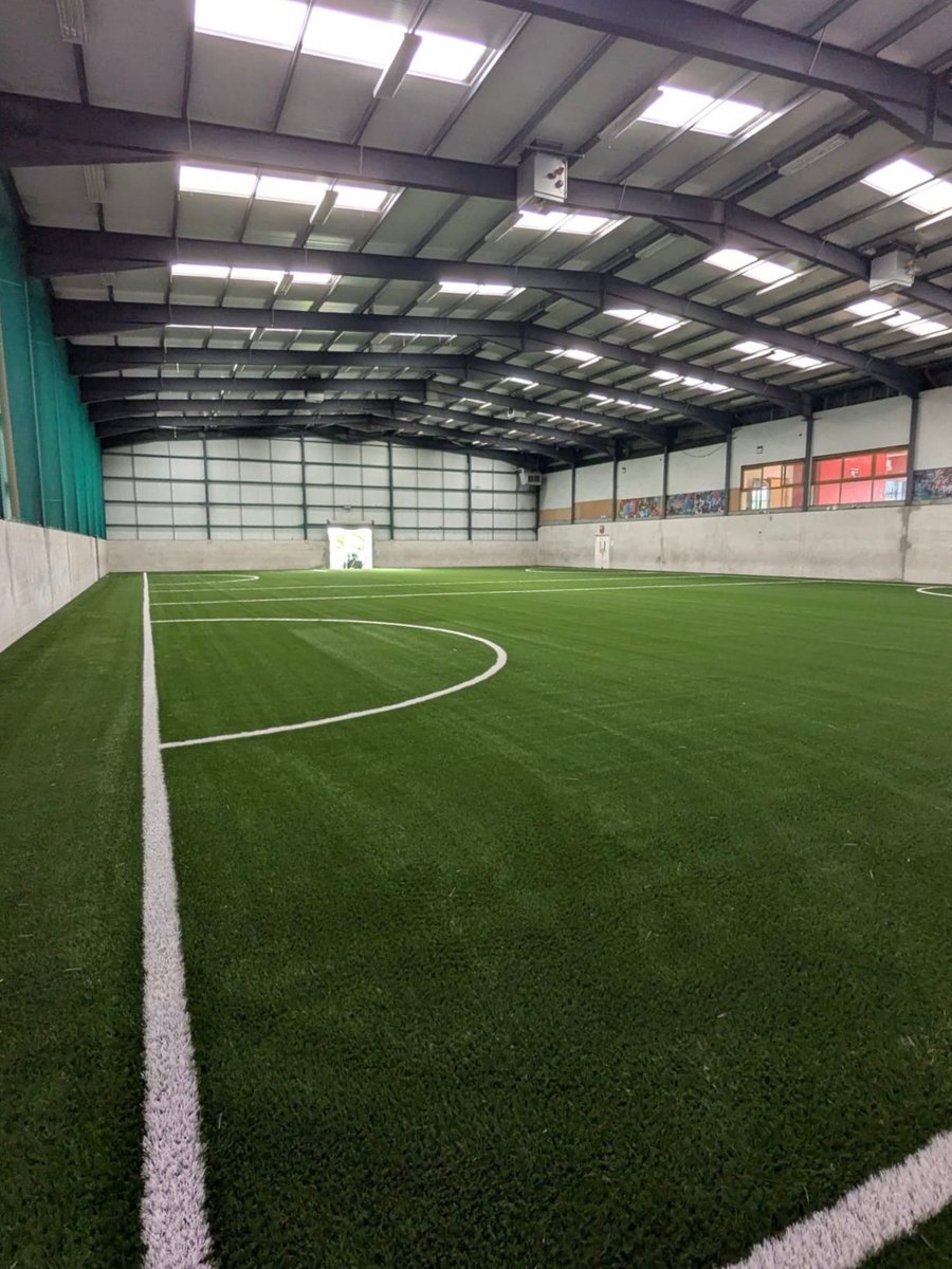 PST_Sport's tweet photo. Job done 💪

Indoor 50m x 30m pitch resurface complete at @ballygunnerHc in Waterford.

#YourPitchOurPassion https://t.co/uTjpeRNcUO
