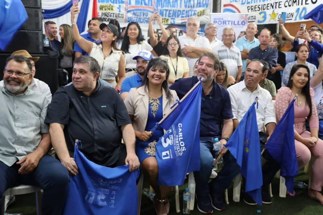 DiarioTN's tweet photo. En PLRA en C. del Este hay coincidencia en que Carlos Portillo arrastró a todos al castigo electoral. https://t.co/ETi3CXVDnq https://t.co/PKwzS91bgV