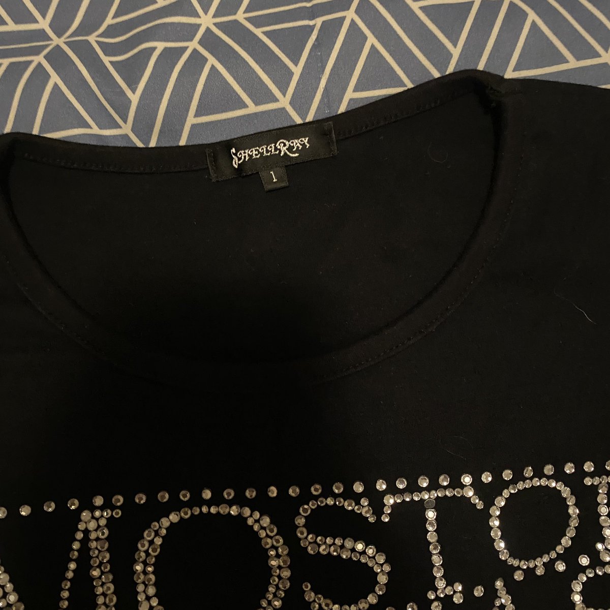 goodisjm's tweet photo. ( พร้อมส่ง ) baby tee shell ray
ไซส์ L — 70฿รวมส่ง 💟⭐️ 
อกไม่เกิน 34 
#ส่งต่อเสื้อผ้ามือ2 #ส่งต่อเสื้อผ้า #ส่งต่อcintage #ส่งต่อstylist #ส่งต่อเสื้อผ้ามือสอง #เสื้อผ้ามือสอง https://t.co/qX0rSG9A5v