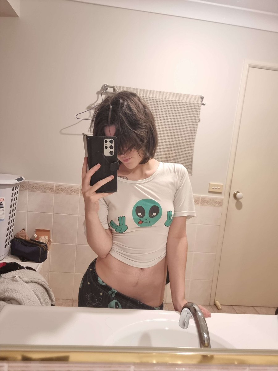 Creatur50917854's tweet photo. Showing off petite alt ex, like or dm to see, you can also degrade her~

#cuckold #horny #wankchat #nsfwtwt  #cuck https://t.co/5YkYkUoNGr