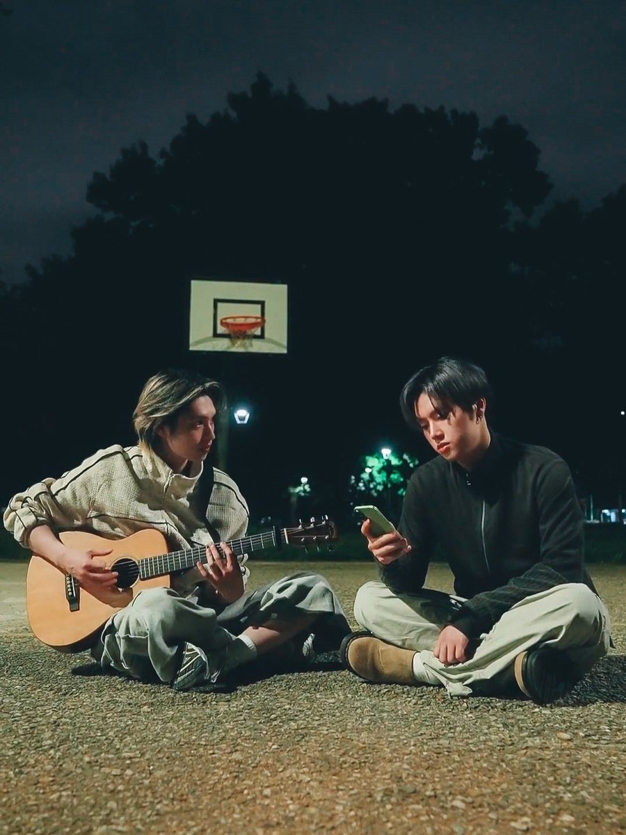 dearlyjungji's tweet photo. 🐱🐥🎸 https://t.co/39RagGgBex