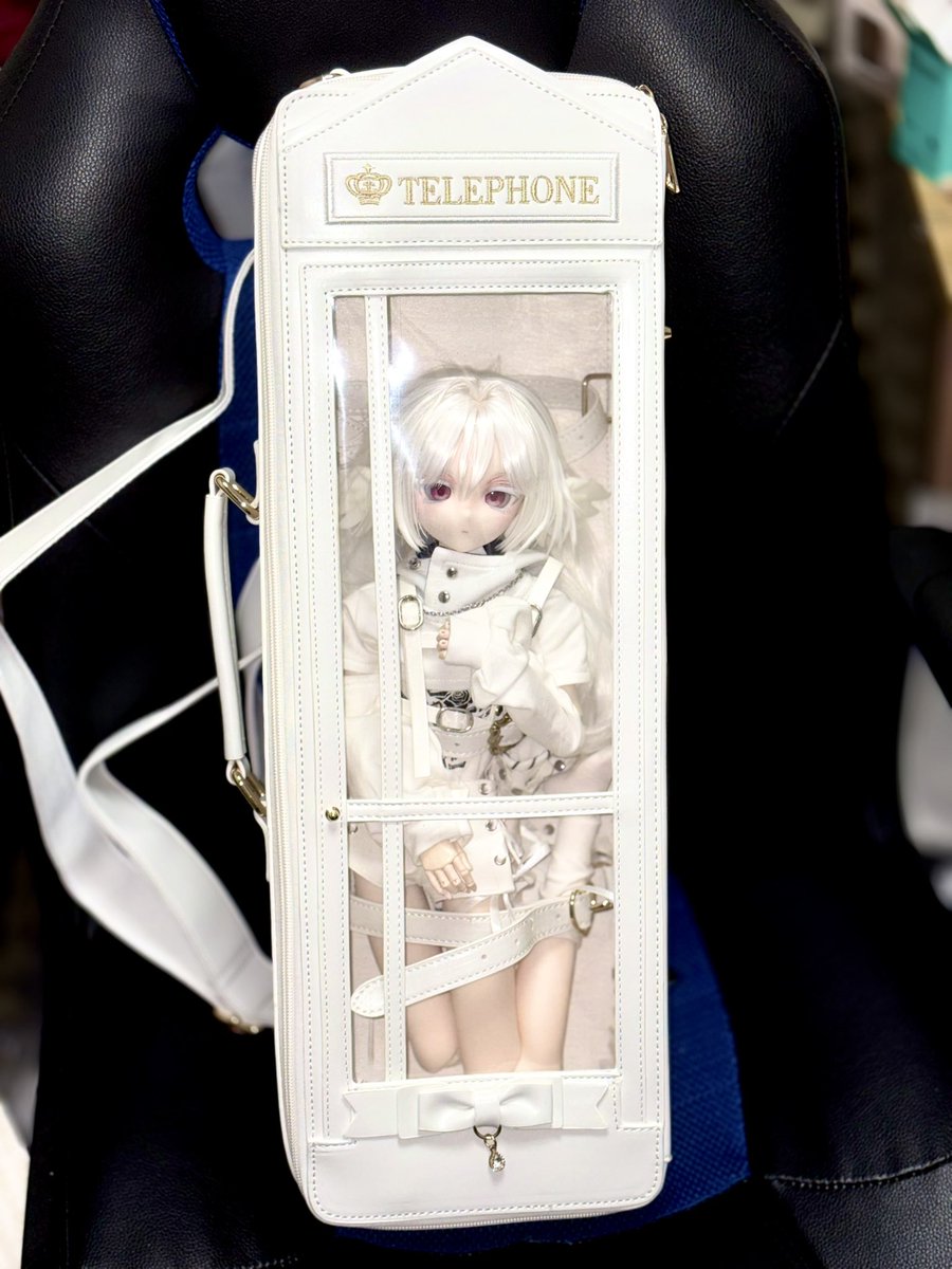 Coaltit_dolly's tweet photo. なるほど(解説：窓が下の方に付いているのでDDPは足を曲げないと顔が隠れる) https://t.co/237qf2UzzM