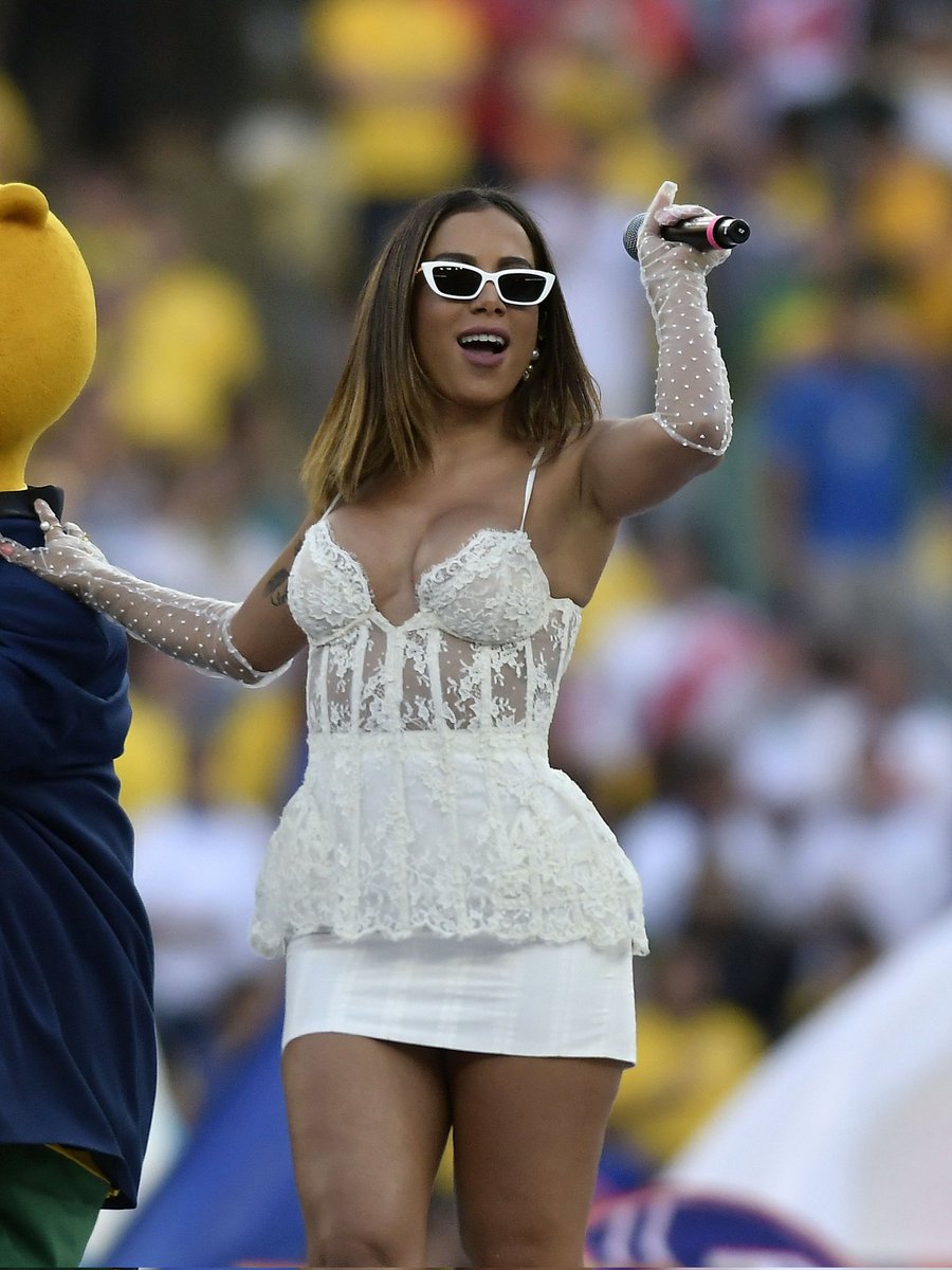 Brfunkstar's tweet photo. Agora o Hexa vem!

Anitta na Copa América (2019)
Brasil Campeão.

Anitta na Copa Libertadores (2019)
Flamengo Campeão.

Anitta na Copa Libertadores (2021)
Palmeiras Campeão. https://t.co/N0lwvX281q