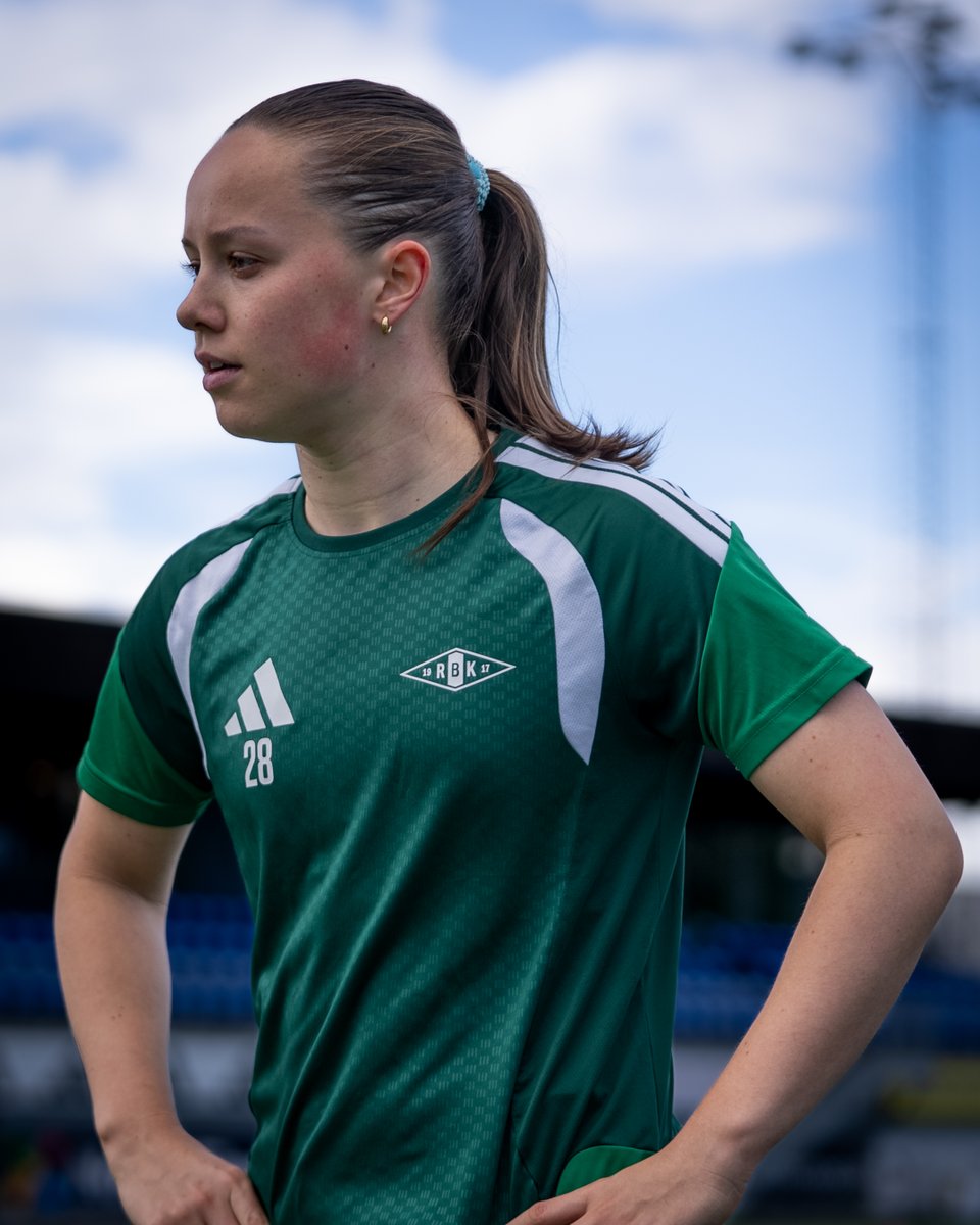 RBKfotball's tweet photo. Siste trening før avreise ✈️

Lørdag 13. juni er det kampdag borte mot Lyn. Kampstart klokken 13:30. 🖤🤍

Følg oppgjøret direkte på TV2 Play. https://t.co/uwiFgB5B50
