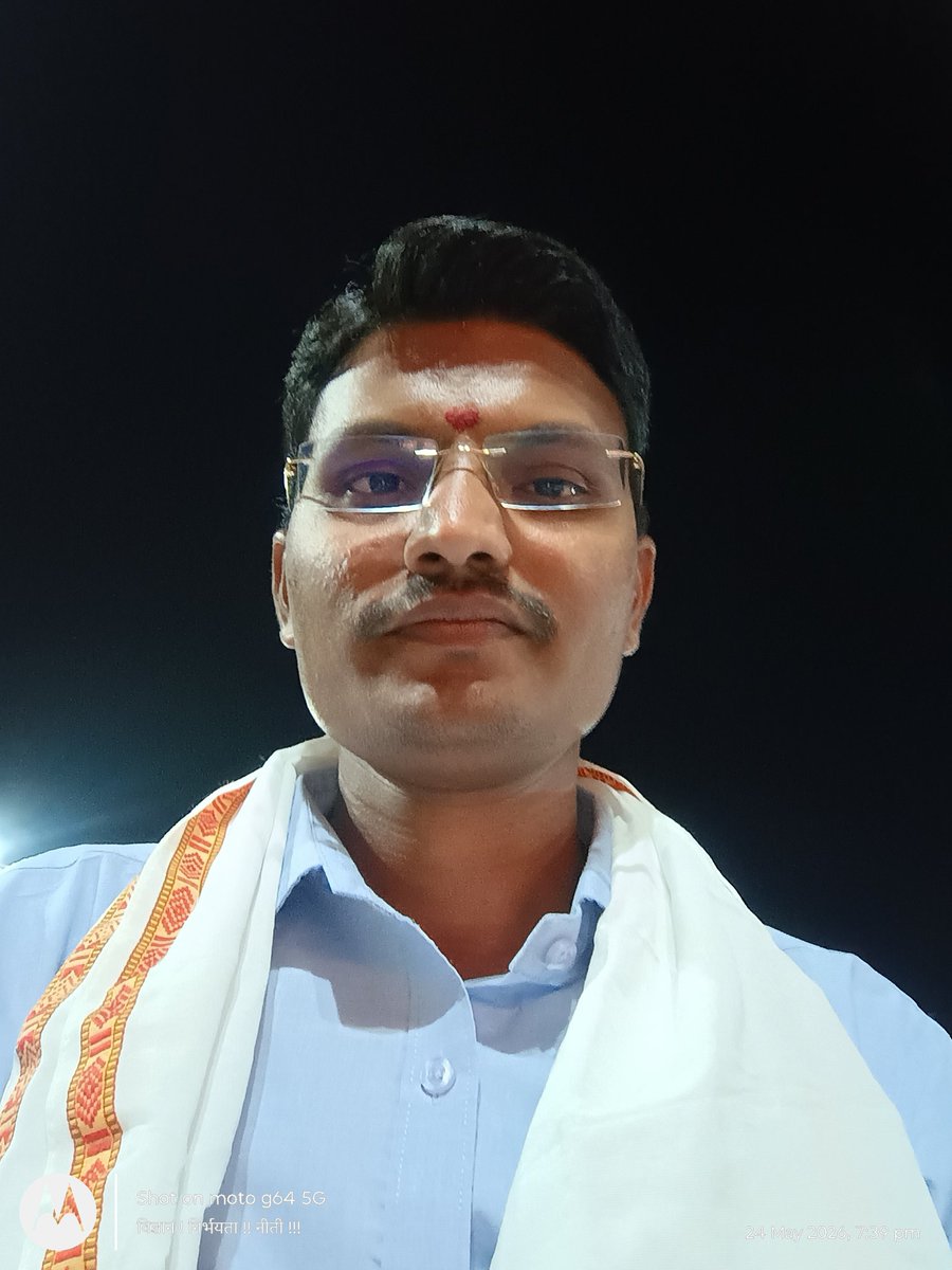NitinMorey0801's tweet photo. छलिया हूँ साहब कपड़ो से ज़्यादा किरदार पहनता हूँ ||
                                                           ✍️📸#नीतू https://t.co/4w7ydSiYos