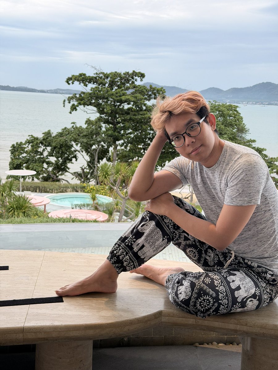 ttantalize's tweet photo. สวัสดีค้าบ ตต/ตันตาลคับ 
อายุ 31 เป็นเสมิฟที่เคยใส่แว่น ตัวเล็กๆ สูง 164 
ISTJ แบบตะโกน
ตอนนี้เป็นหมอที่ฟังปอดได้บ้าง กับดูไอซียูได้ผ่านๆ
ในอนาคตอยากขายเส่ว แต่ตอนนี้ได้แแค่ทำงาน
เข้าหาคนไม่เก่ง แต่ถ้ารู้จักใครแล้ว ก็ให้ใจหมดเลย 
เราชอบจัดทริปเส่วๆให้เพื่อนไปเที่ยว สนุกดีนะ https://t.co/4Nt3ub6cJm