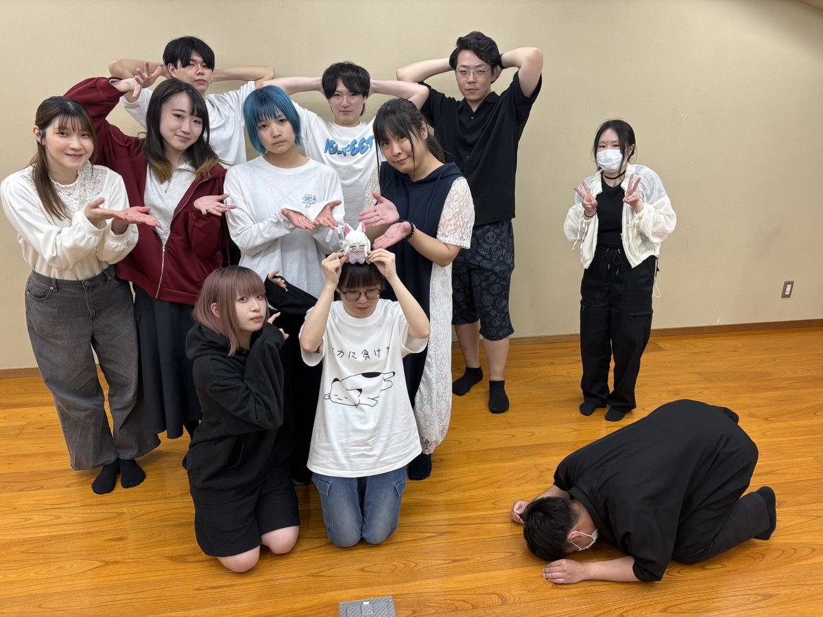 nanasi_create's tweet photo. 【稽古報告】
音響スタッフさんを加えて稽古♫
今回はＳＥやBGMも今までよりもパワーアップ‼️

小さなこだわりですが、積み重ねて大きな変化へと繋げていきます♫

#ブラロ
#七七四 https://t.co/nNY9mrlddw