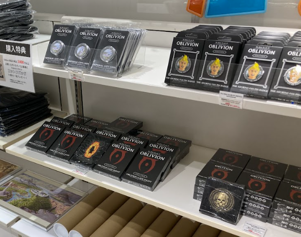 Vault76info's tweet photo. 【宣伝】
「Fallout Collection」名古屋PARCO 西館6Fにて開催中！
西のVault居住者の方は、土日に足を運んでみてはいかがでしょう。
会場のお写真をいただいたので改めて宣伝しています。
T45パワーアーマーとの記念撮影も可能！
オブリビオンゲートなどのエルダースクロールズグッズもあります！ https://t.co/GfiZmA5aNS