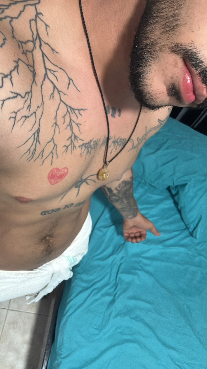 manuelitoclem's tweet photo. Se bañaron ya? 🧽 https://t.co/AGzWliLXE4