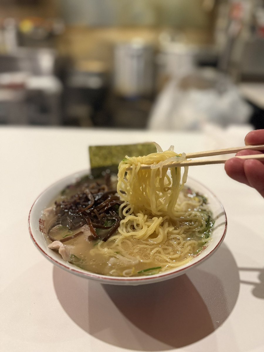 ramenkenta's tweet photo. 明日6/13から店頭販売(限定)
部活帰り。腹ペコで家にたどり着く前に食ってたラーメン(ユニードダイエー福重、野芥グルメシティ等)を健太スープで再現
#ラーメン健太 https://t.co/JGMByj8kXR