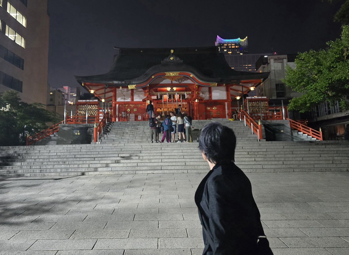 show_ism's tweet photo. 【速水奨】
新宿で、送別会。
帰りに、お参りして来ました⛩️

みんなの活躍を願って🎵 https://t.co/6M7s9icYwm