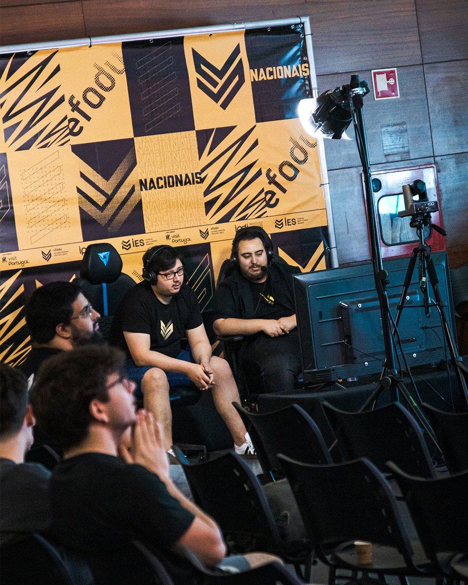 efaduportugal's tweet photo. Uma ๐๐๐ก๐๐ ร altura dos ๐๐๐ ๐ฃ๐๐ขฬ๐๐ฆ ! ๐ AEIST leva o tรญtulo de Campeรตes Nacionais de League of Legends depois de uma grande disputa!
#eFADU #eFADUNacionais2026 #Esports https://t.co/Z5k5IAj2Z5