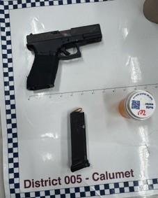 ChicagoCAPS05's tweet photo. Thank you to the 563 Tactical Team for another job well done in helping remove numerous weapons from our streets. Their continued efforts and dedication contribute to creating a safer community for everyone who lives, works, and visits our district! https://t.co/VJhyEWXm7I
