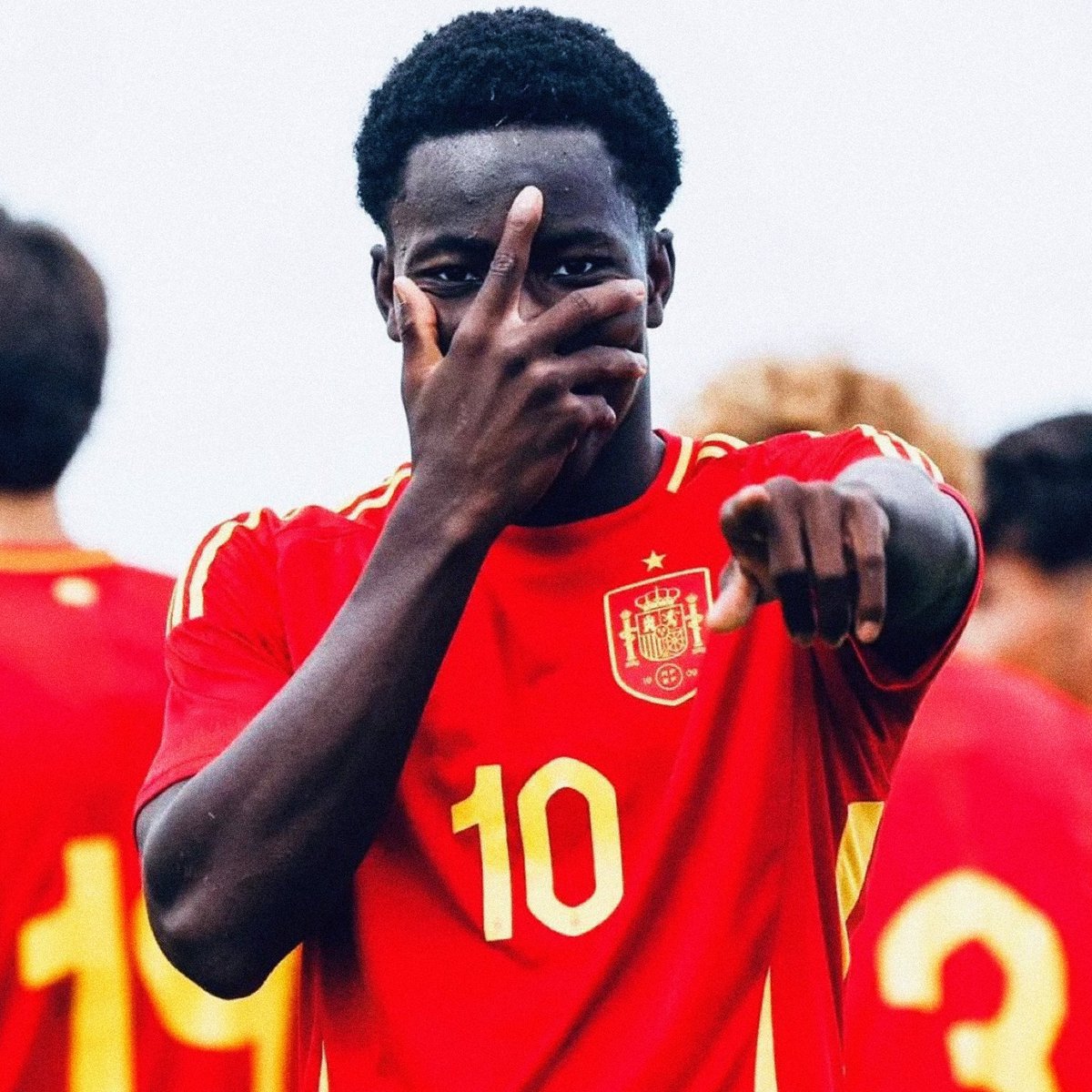 MercatoBlaugra's tweet photo. 🔥Voici les jeunes joueurs qui seront avec l'équipe première d’Hansi Flick durant la préparation : 

- Hamza Abdelkarim
- Orian Goren
- Toni Fernández
- Guille Fernández
- Jofre Torrents
- Tommy Marqués
- Shane Kluivert
- Òscar Gistau
- Ebrima Tunkara
- Ibrahim Diarra
- Xavi Espart
- Álvaro Cortés

[@sport]